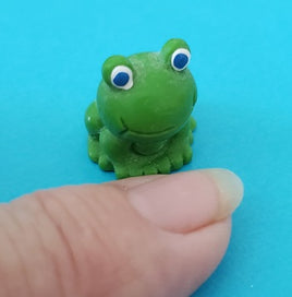 Tiny Cute Frogs Set of 4 2 colors