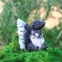 flower the skunk  minature                   021436