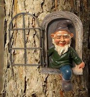 run-a-way gnome for your gnome garden      w24-13